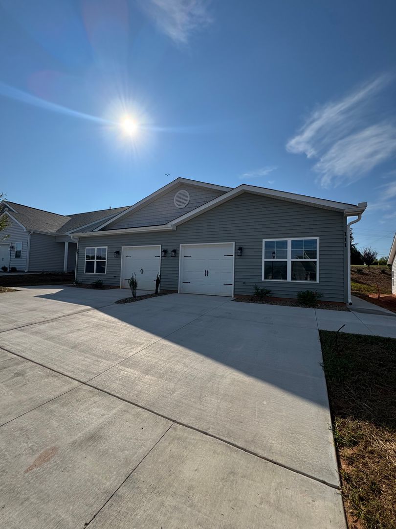 Mooresville House: 111 Brawley Villas Place