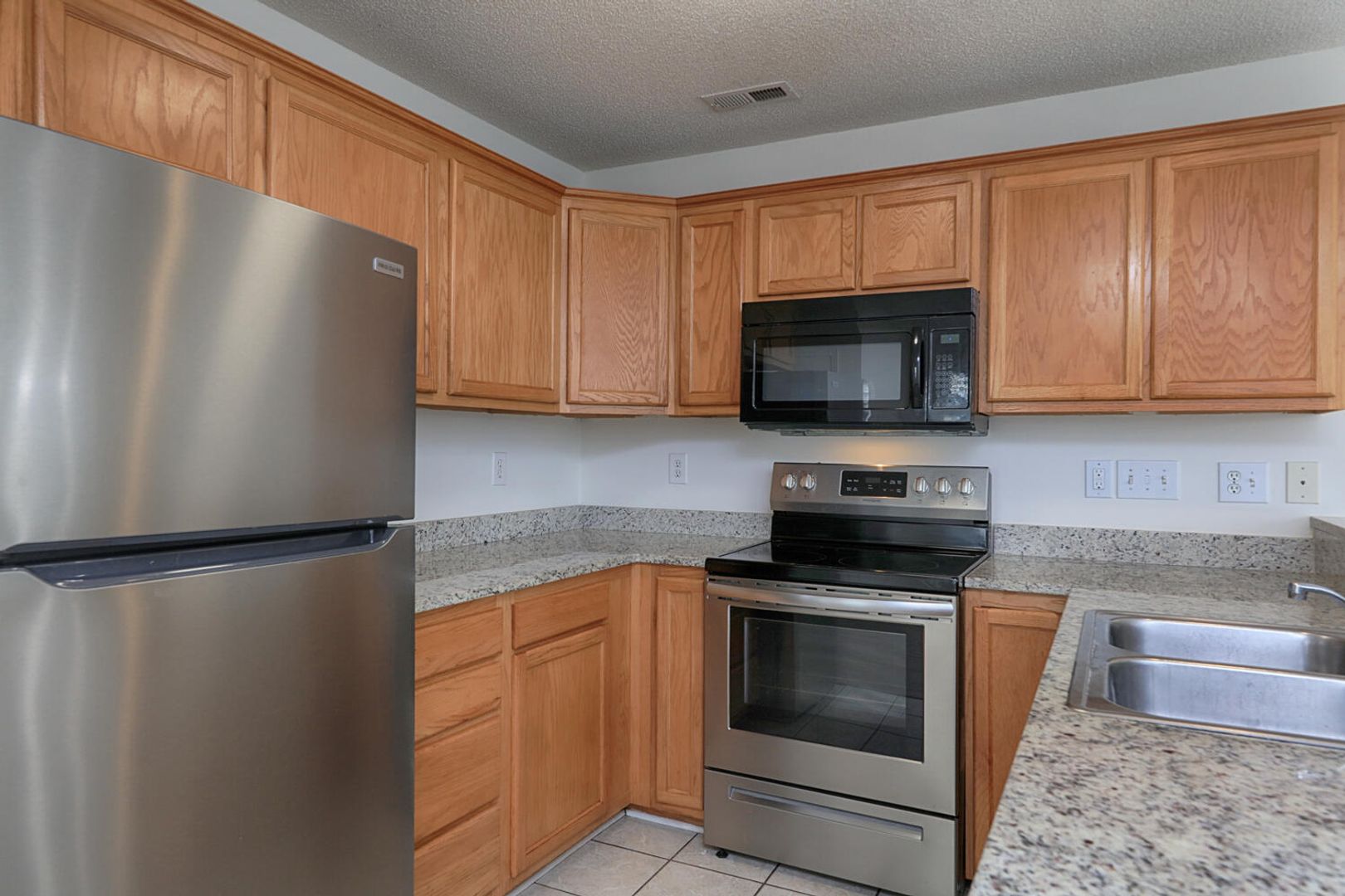 Mooresville House: 163 Springwood Lane