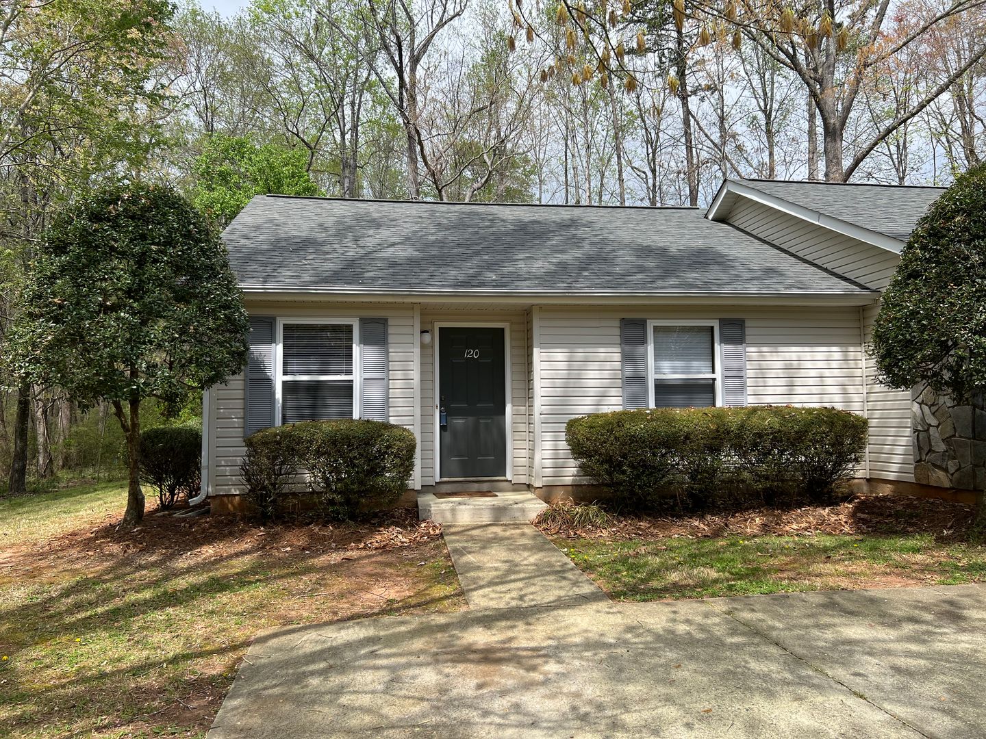 Mooresville House: 120 Bogey Lane