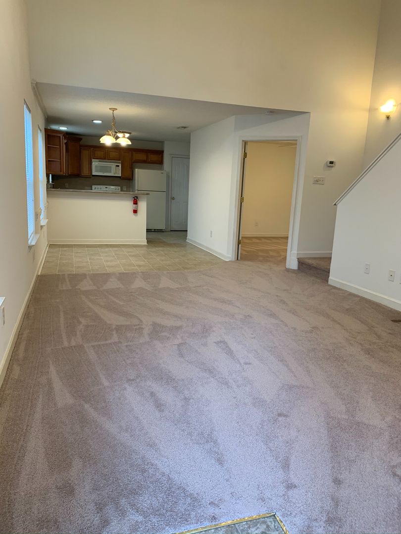 Mooresville House: 205 Clusters Circle