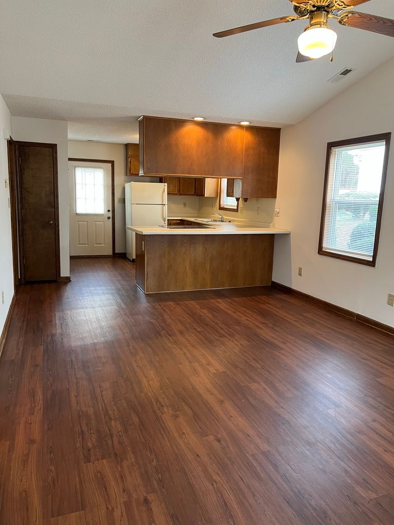 Mooresville House: 107 Bogey Lane
