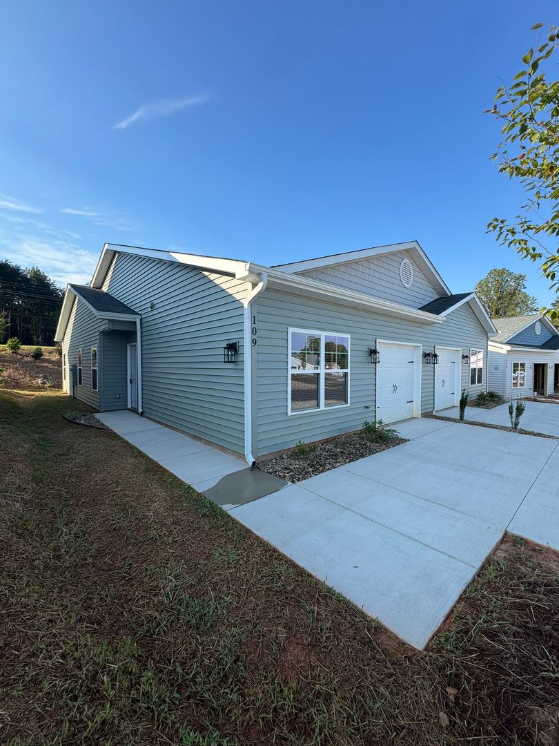 Mooresville House: 113 Brawley Villas Place