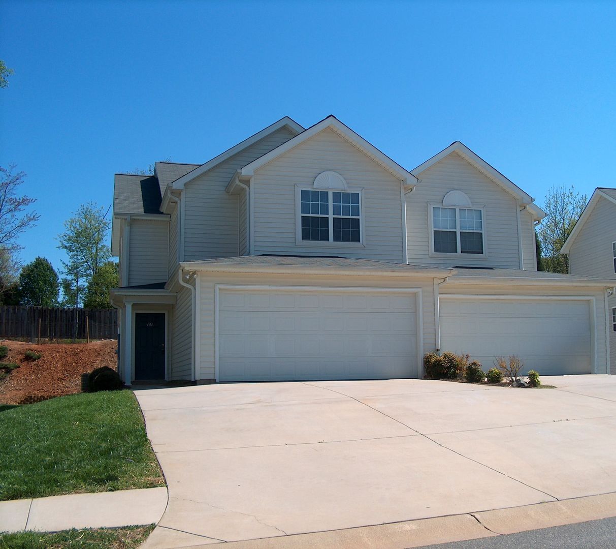Mooresville House: 141 Springwood Lane