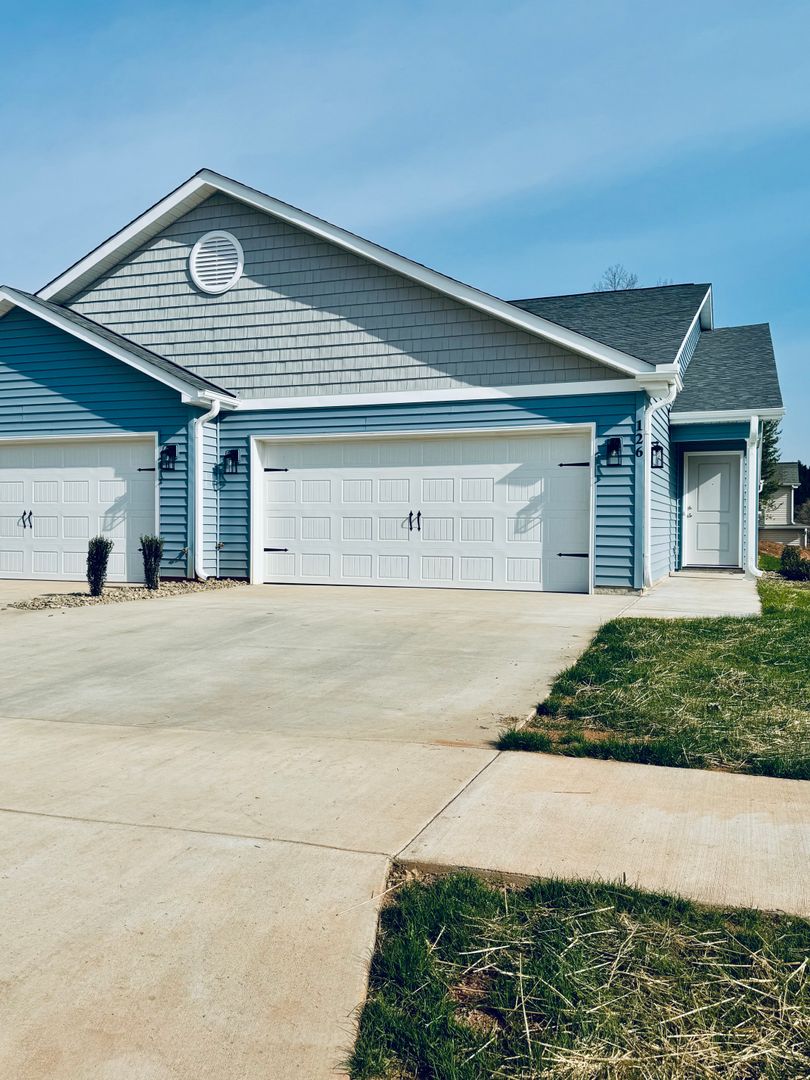 Mooresville House: 126 Brawley Villas Place