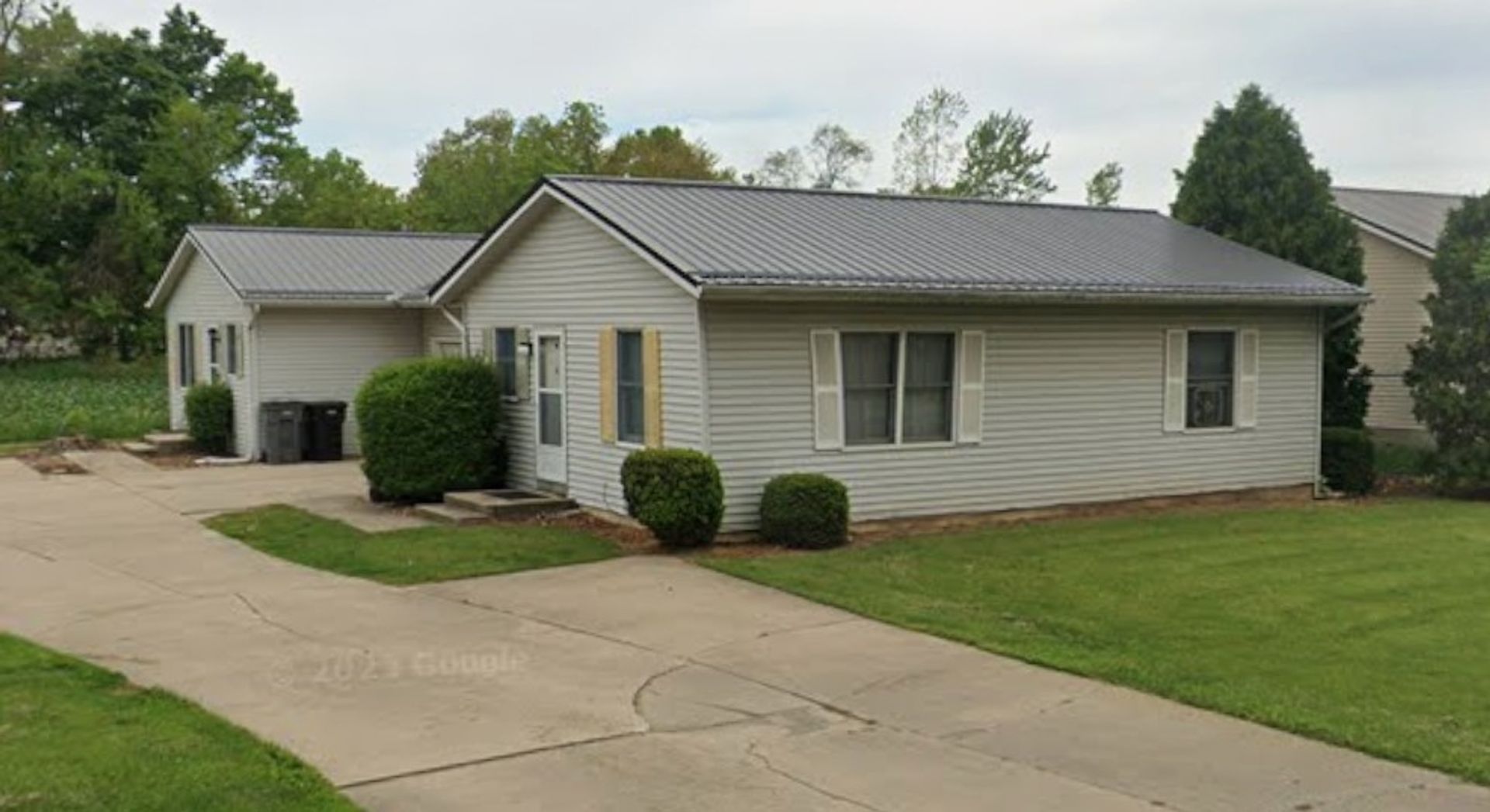 Syracuse Apartment: 413 S. Harkless Drive