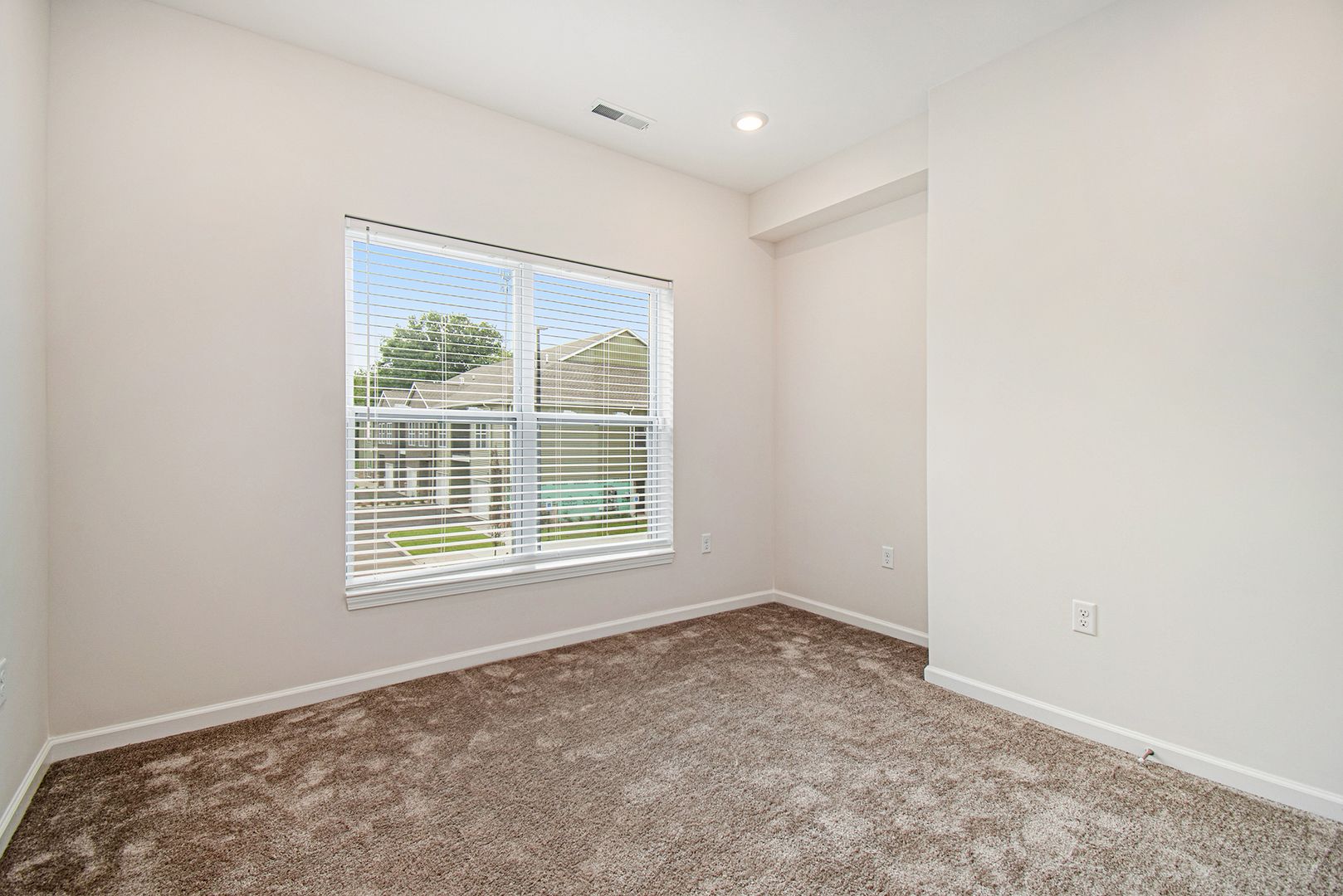 3 Bedroom 2 Bathroom - Luxury Goshen Apt. w/ Garage 3 of 8