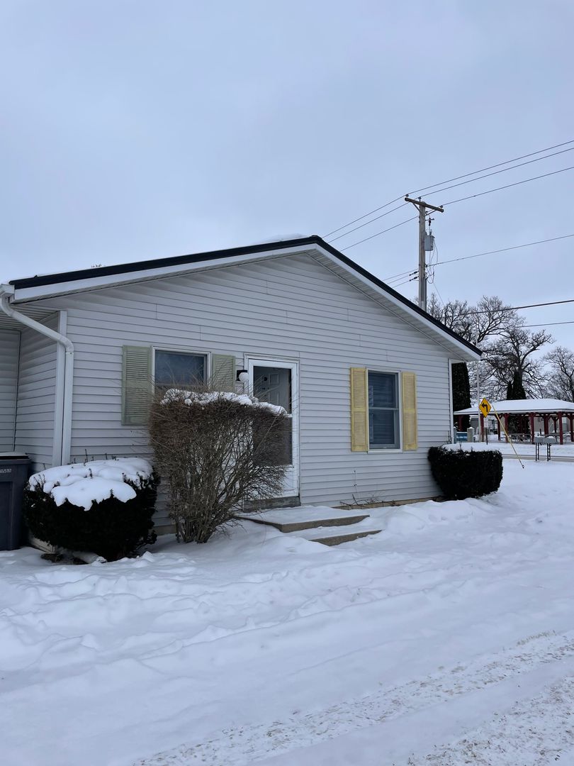 Syracuse Apartment: 413 S. Harkless Drive