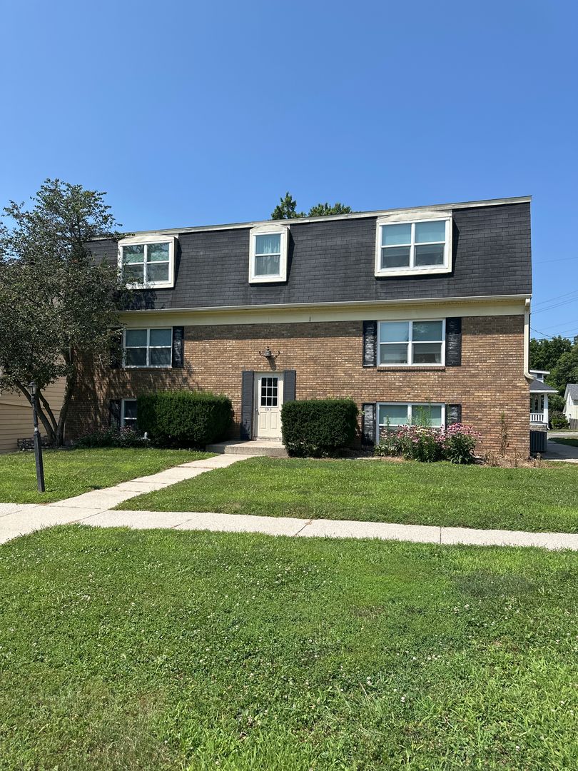 Goshen Apartment: 508 Middlebury Street