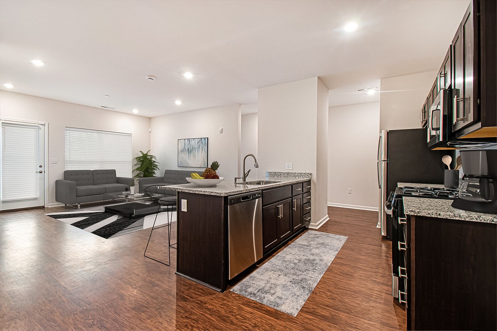 2 Bedroom 1.5 Bathroom - Luxury Goshen Apt 6 of 11