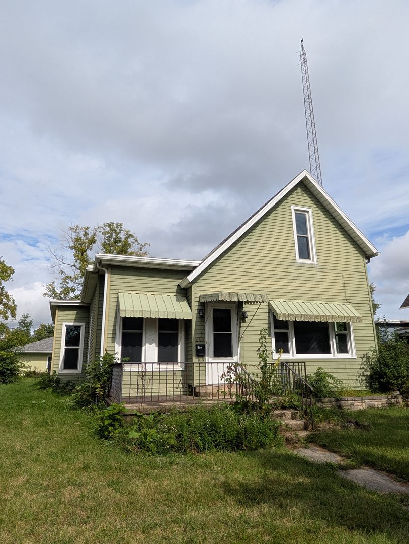 Goshen House: 208 Crescent Street