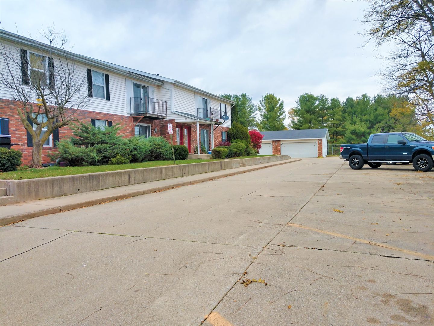 Middlebury Apartment: 412 Crystal Valley Drive