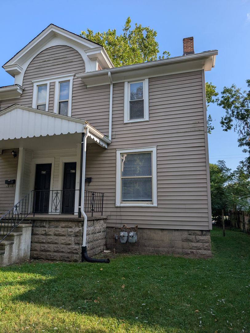 Elkhart Apartment: 675 & 677 W. Lexington Ave.