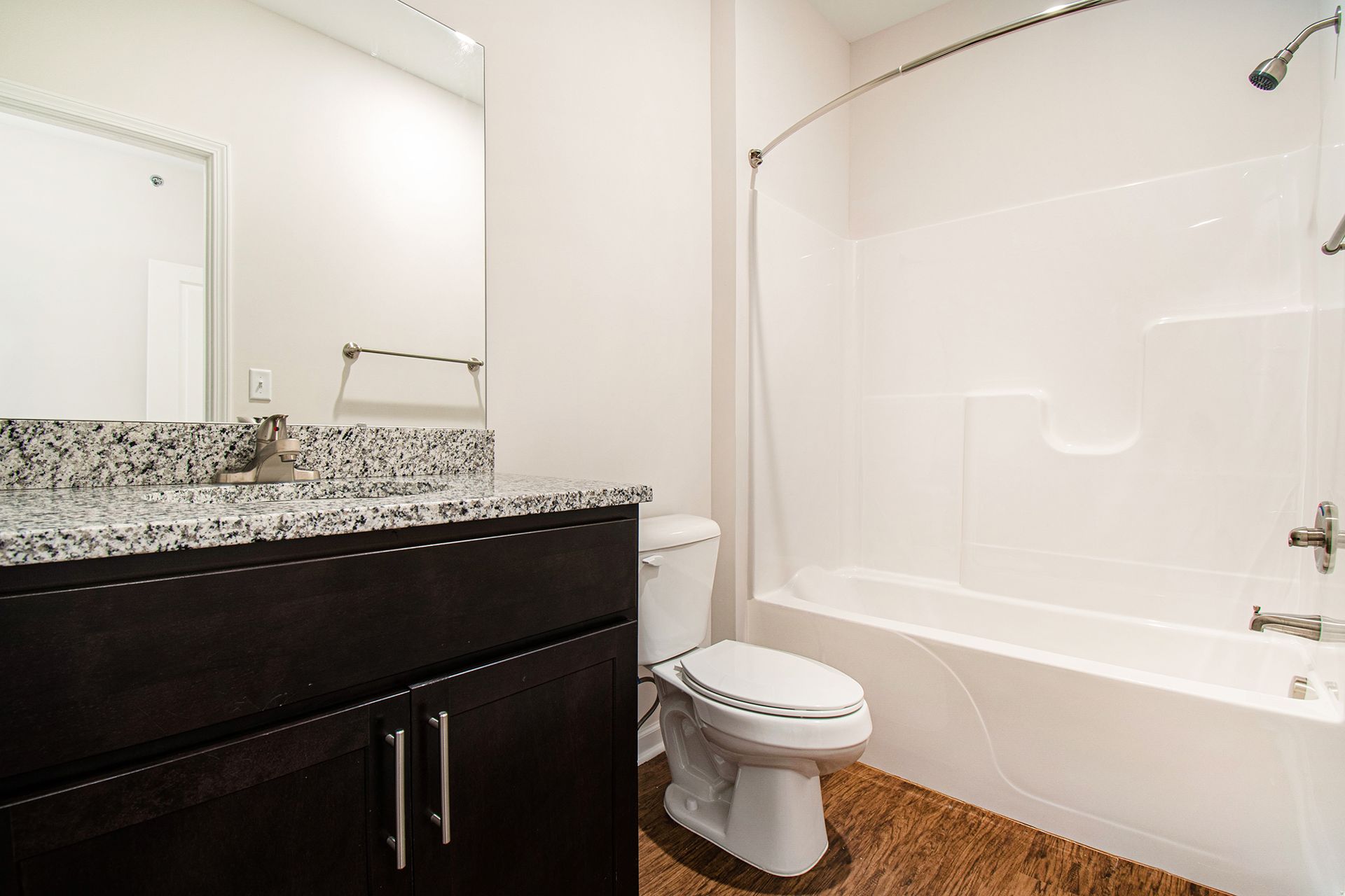 2 Bedroom 1.5 Bathroom - Luxury Goshen Apt 4 of 11