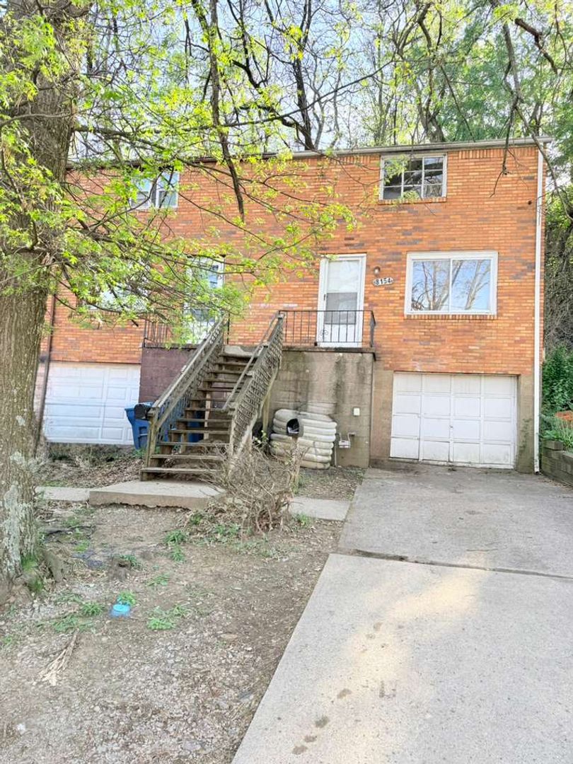 Verona House: 8154 Chaske Dr