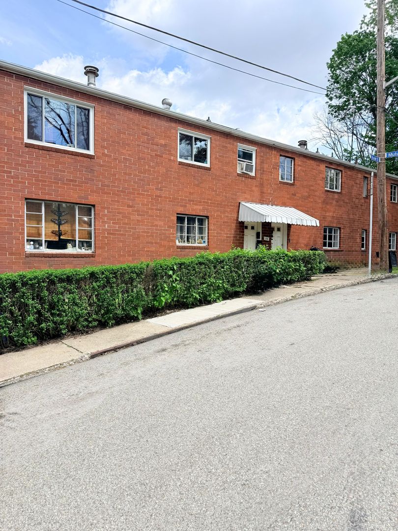 Pittsburgh Apartment: 1241 Mutual Street