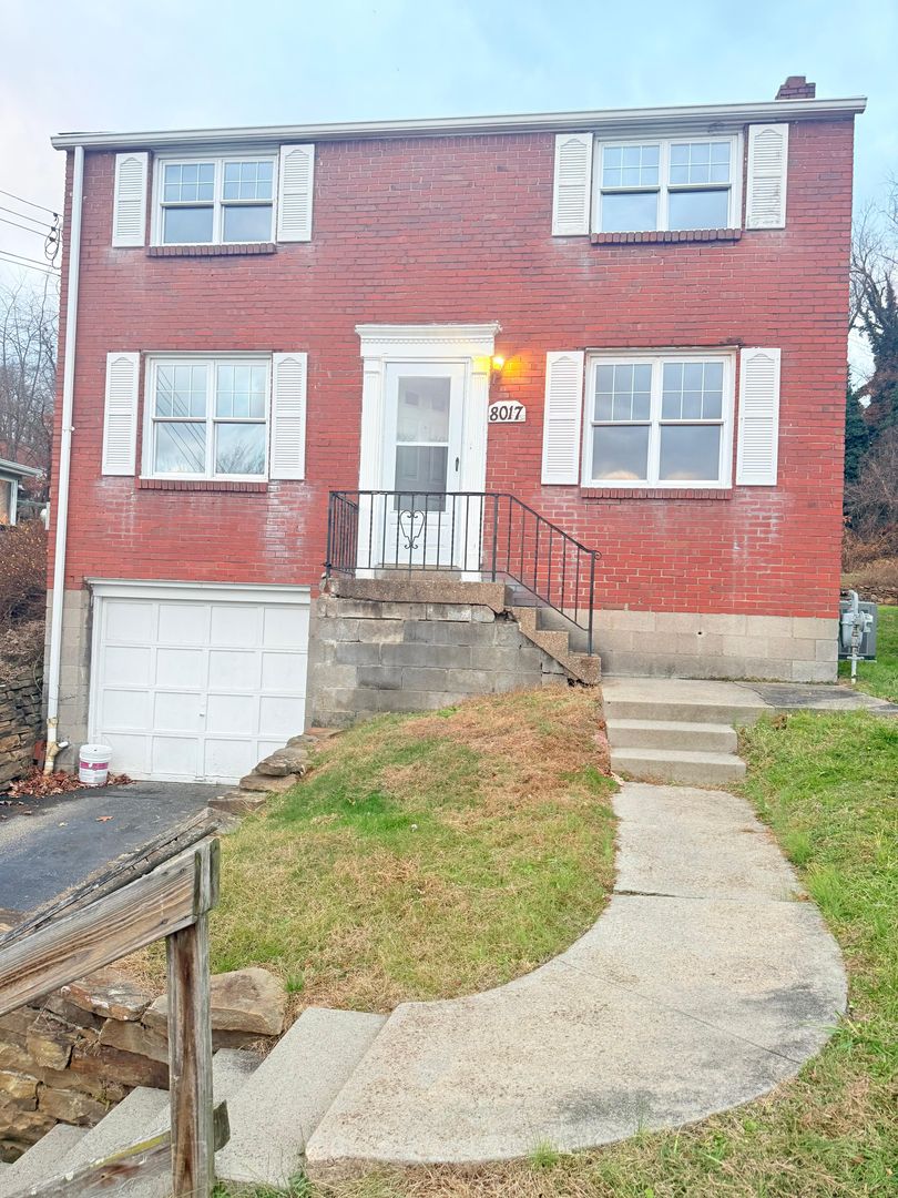 Verona House: 8017 Thon Dr.