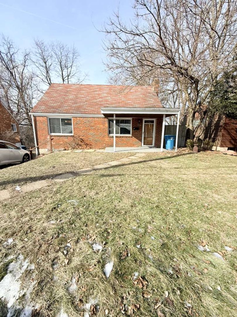 Penn Hills House: 332 Marose Dr