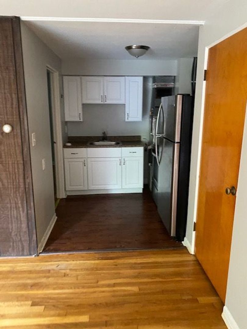 Ross Apartment: 3447-3453 Evergreen Rd