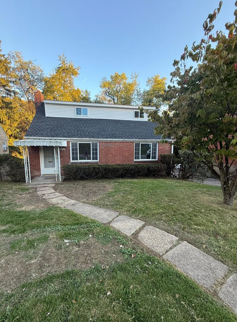 Penn Hills House: 125 Emrose Dr