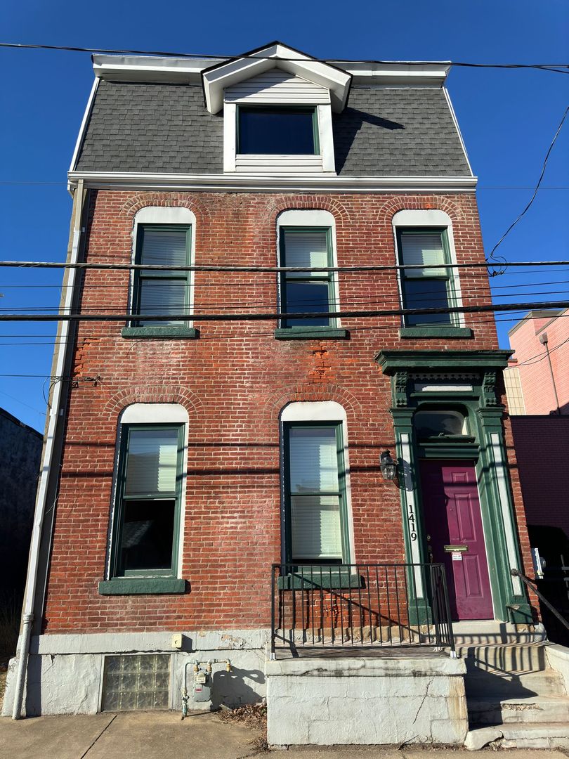 Pittsburgh House: 1419 Sedgwick St