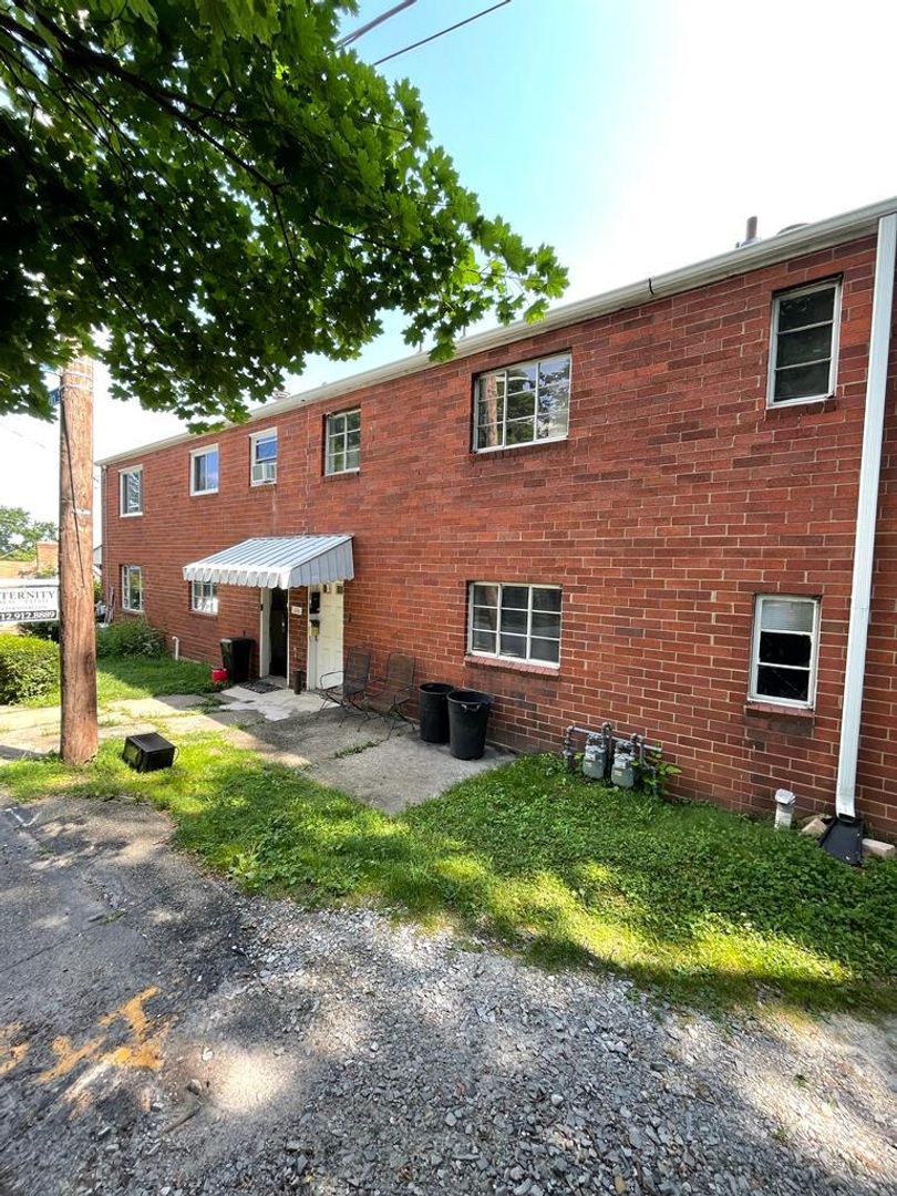 Pittsburgh Apartment: 1241 Mutual Street