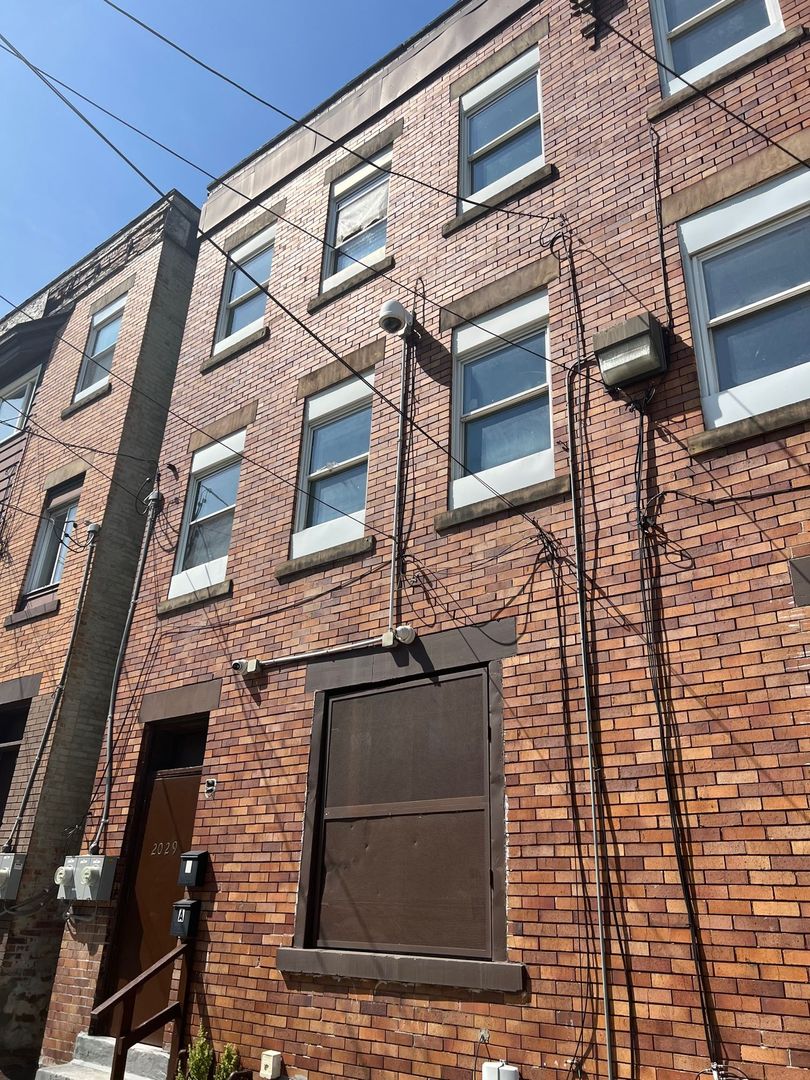 Pittsburgh Apartment: DE RUAD ST