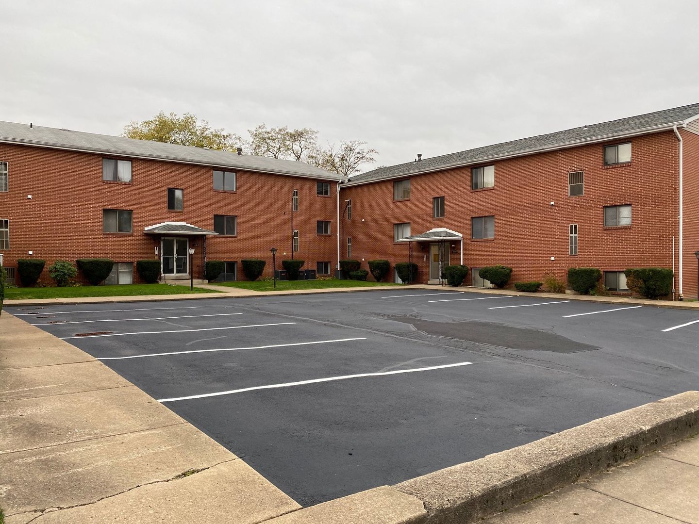 Verona Apartment: 464 South Ave