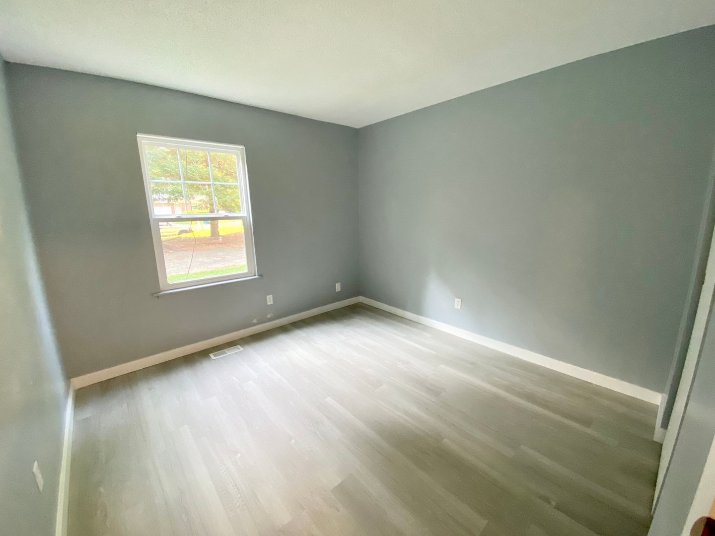 Noblesville Apartment: 321 Beechwood Dr