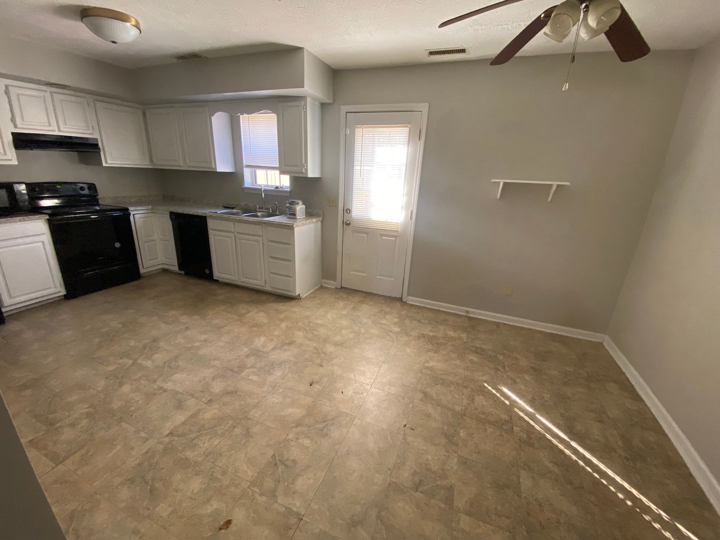 Noblesville Apartment: 575 Holly Ct