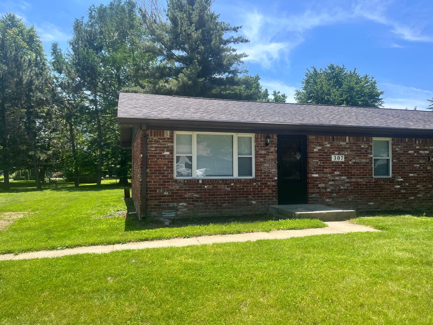 Arcadia Apartment: 307 Sunset Lane