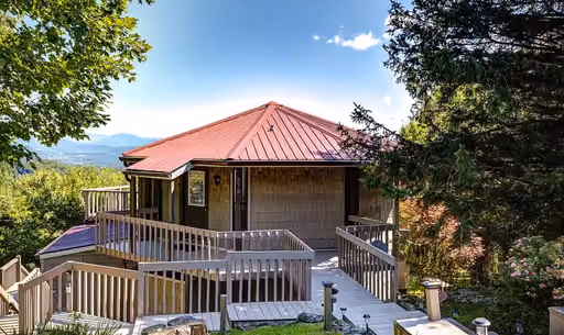 Two Bedroom with Breathtaking Views Overlooking Blue Ridge Mountains