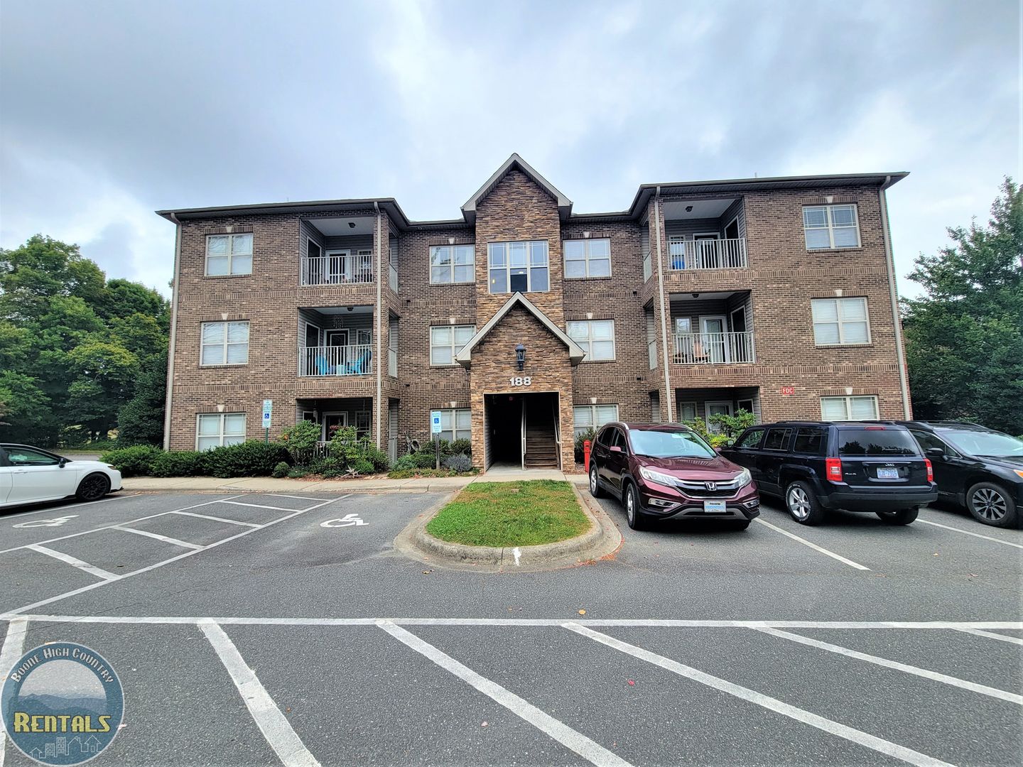 Boone House: 188 Cecil Miller Rd