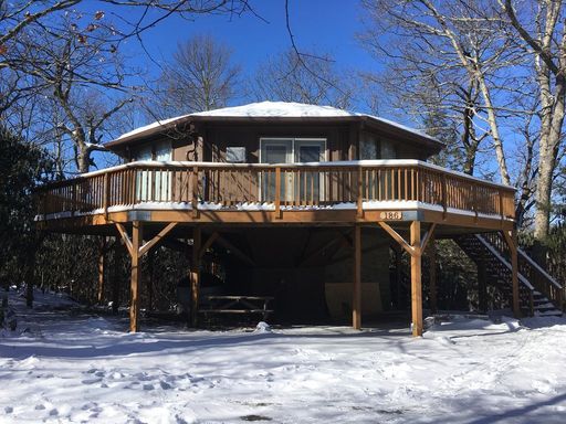 Furnished Rental in Blowing Rock Area; Absolutely Wonderful Deck for Entertaining!