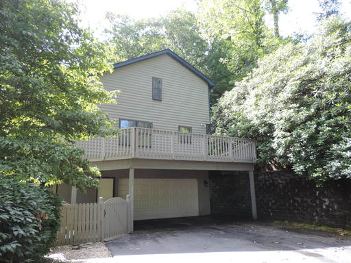 3/2 in Teaberry Hills With Long-Range Views From The Wrap Around Deck! – photo 1