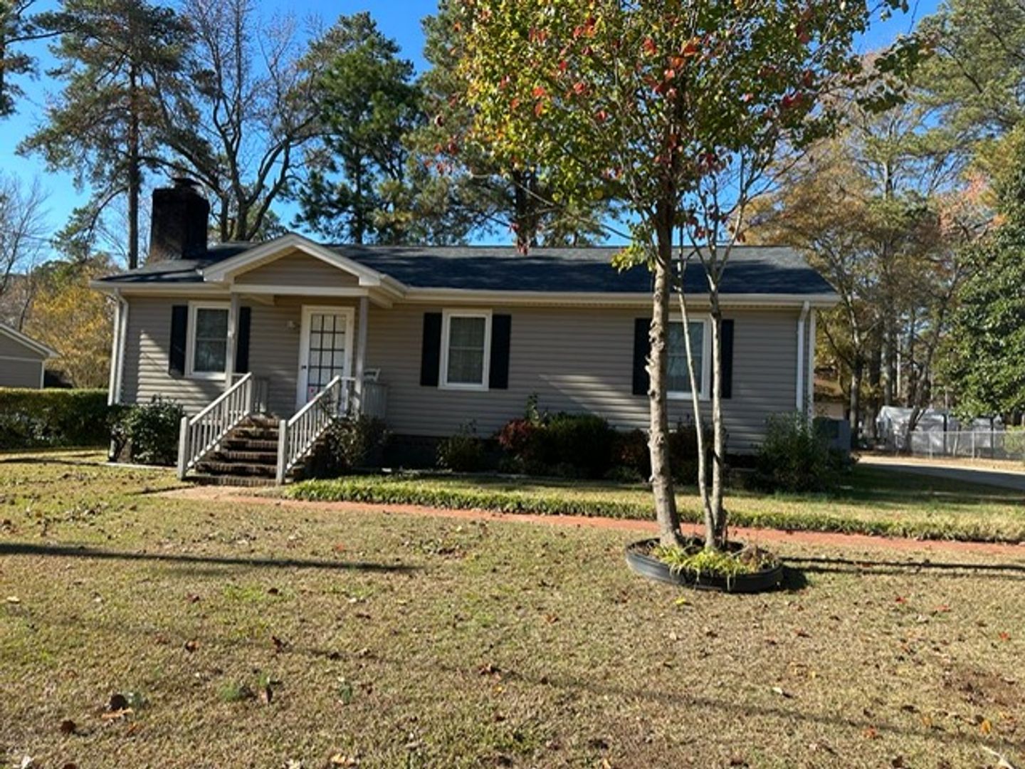 Rocky Mount House: 1112 Strawbush Road