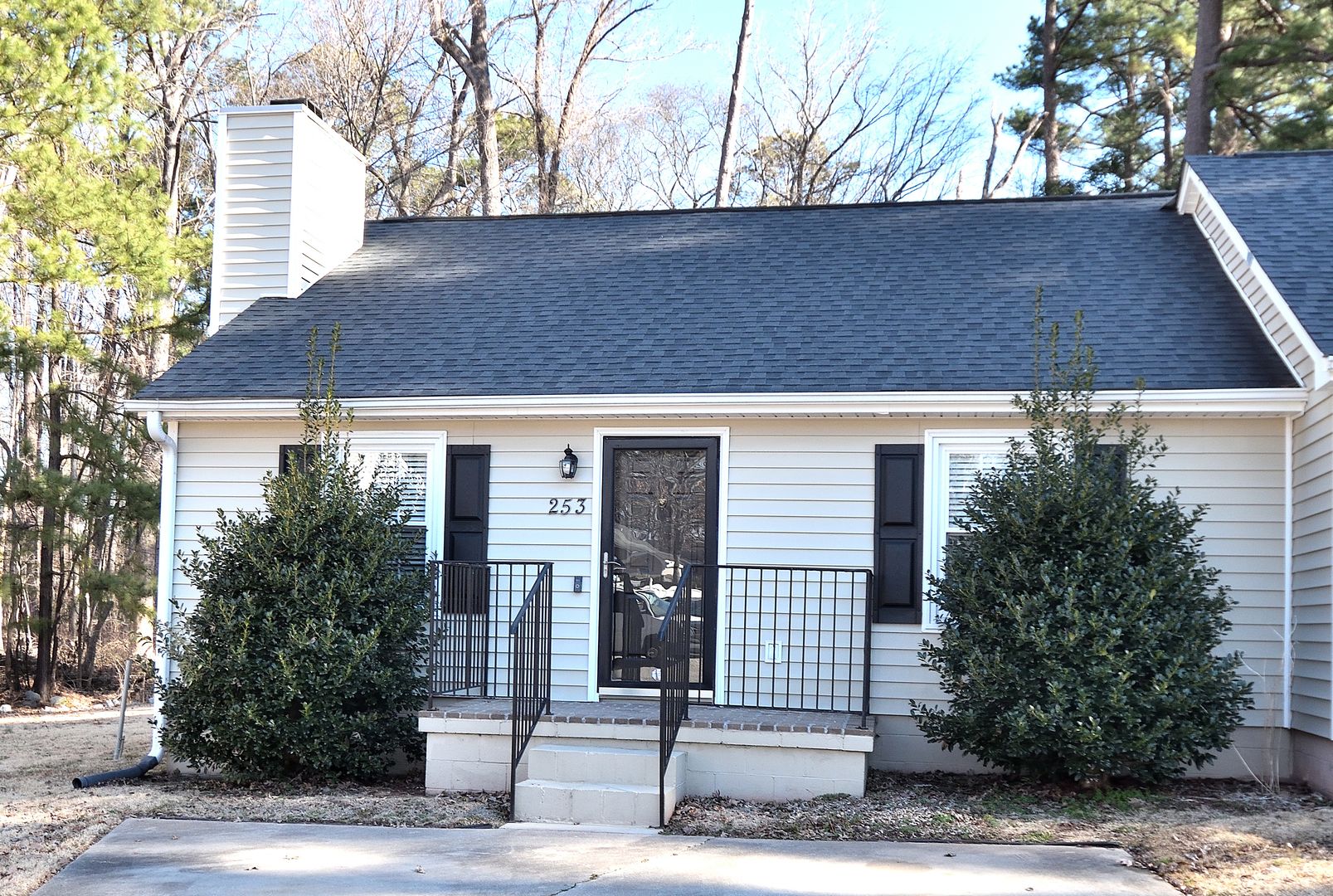 Rocky Mount House: 253 Browning Lane