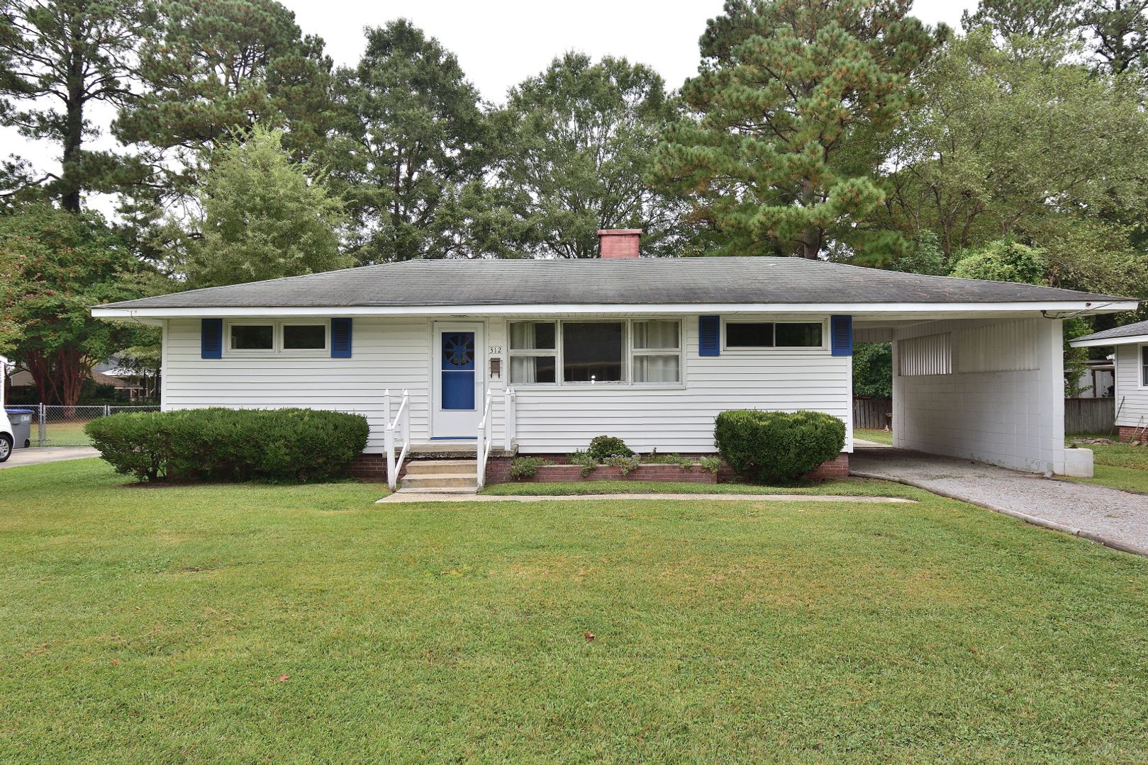 Rocky Mount House: 312 Oakdale Rd