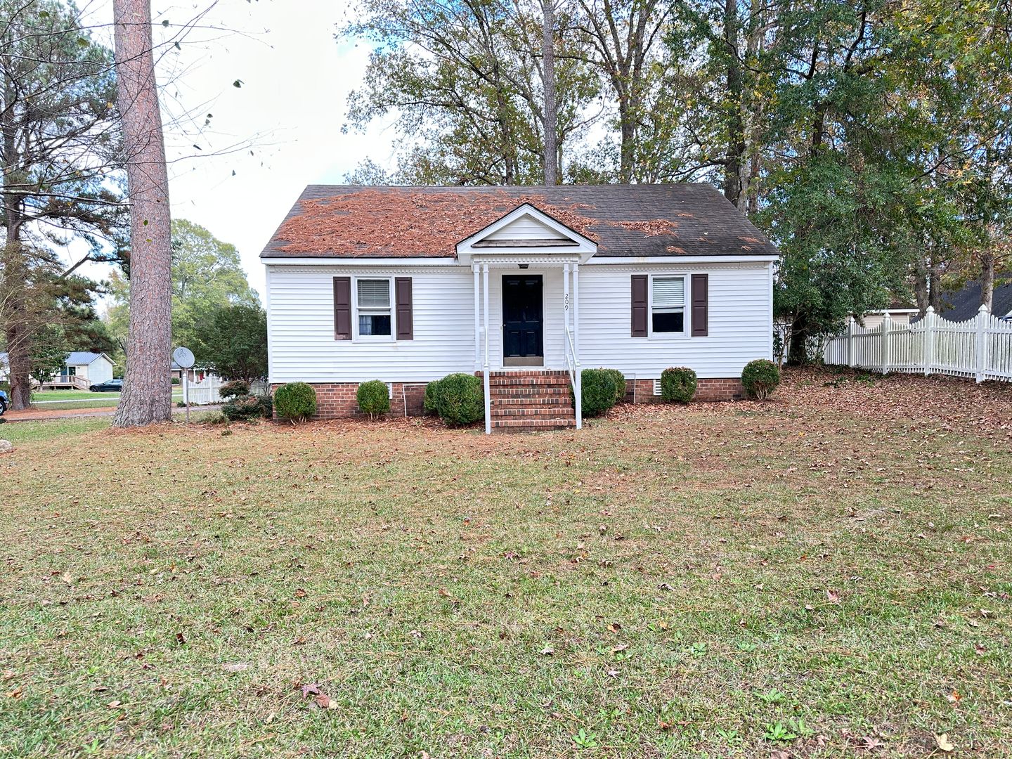 Sharpsburg House: 209 Oak Forest Drive