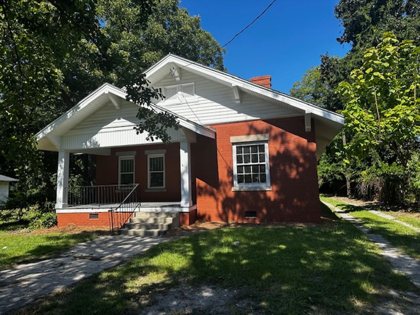 Rocky Mount House: 610 Marigold Street