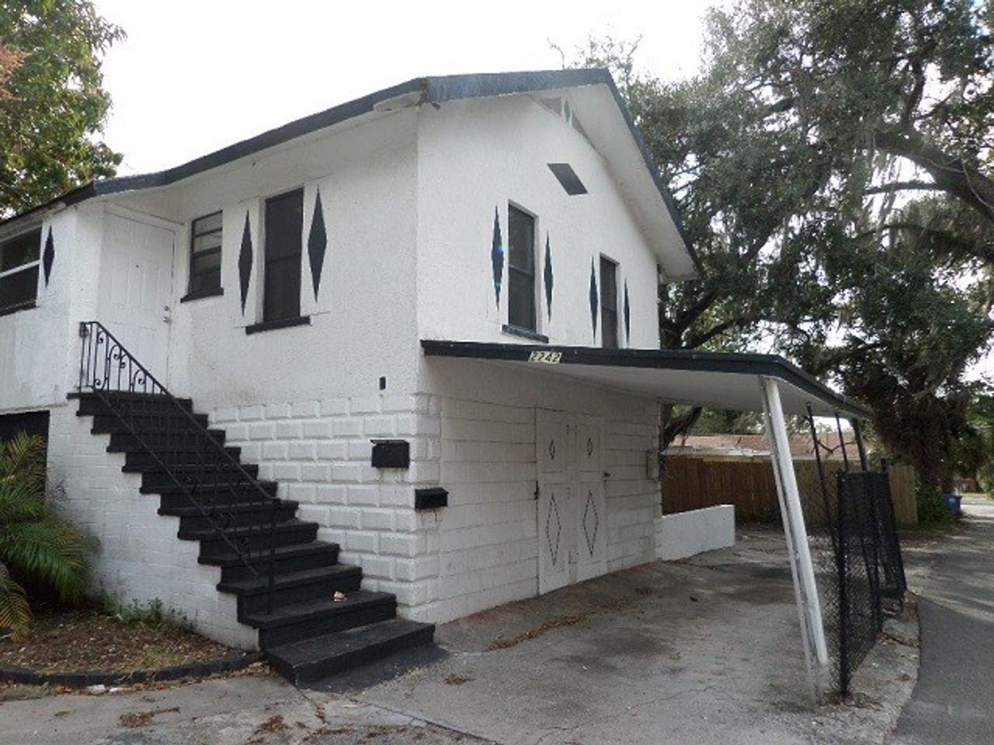 St. Petersburg Apartment: 2242 23rd Ave S