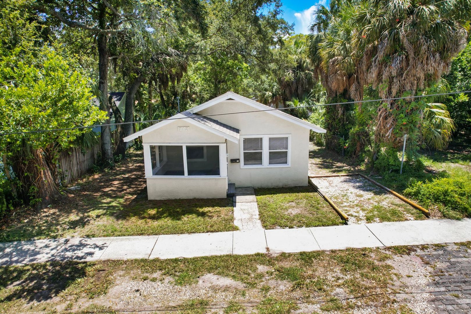 St Petersburg House: 712 14th Ave S