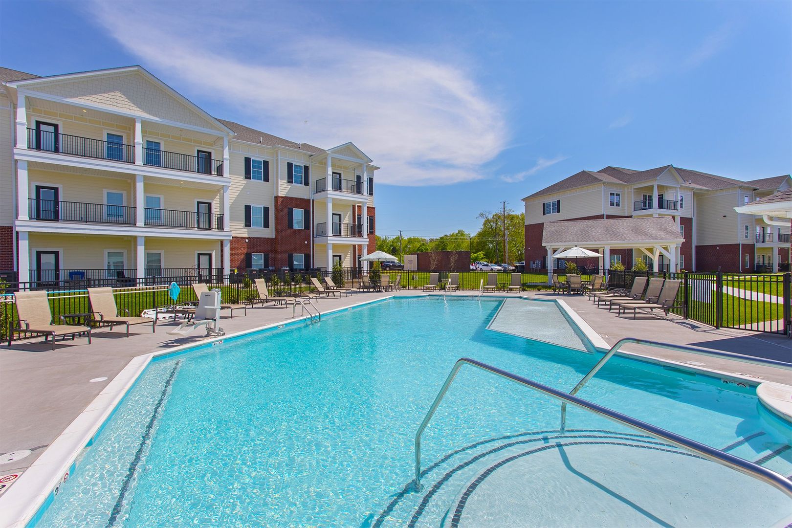 Bowling Green Apartment: 442 Bourbon Street