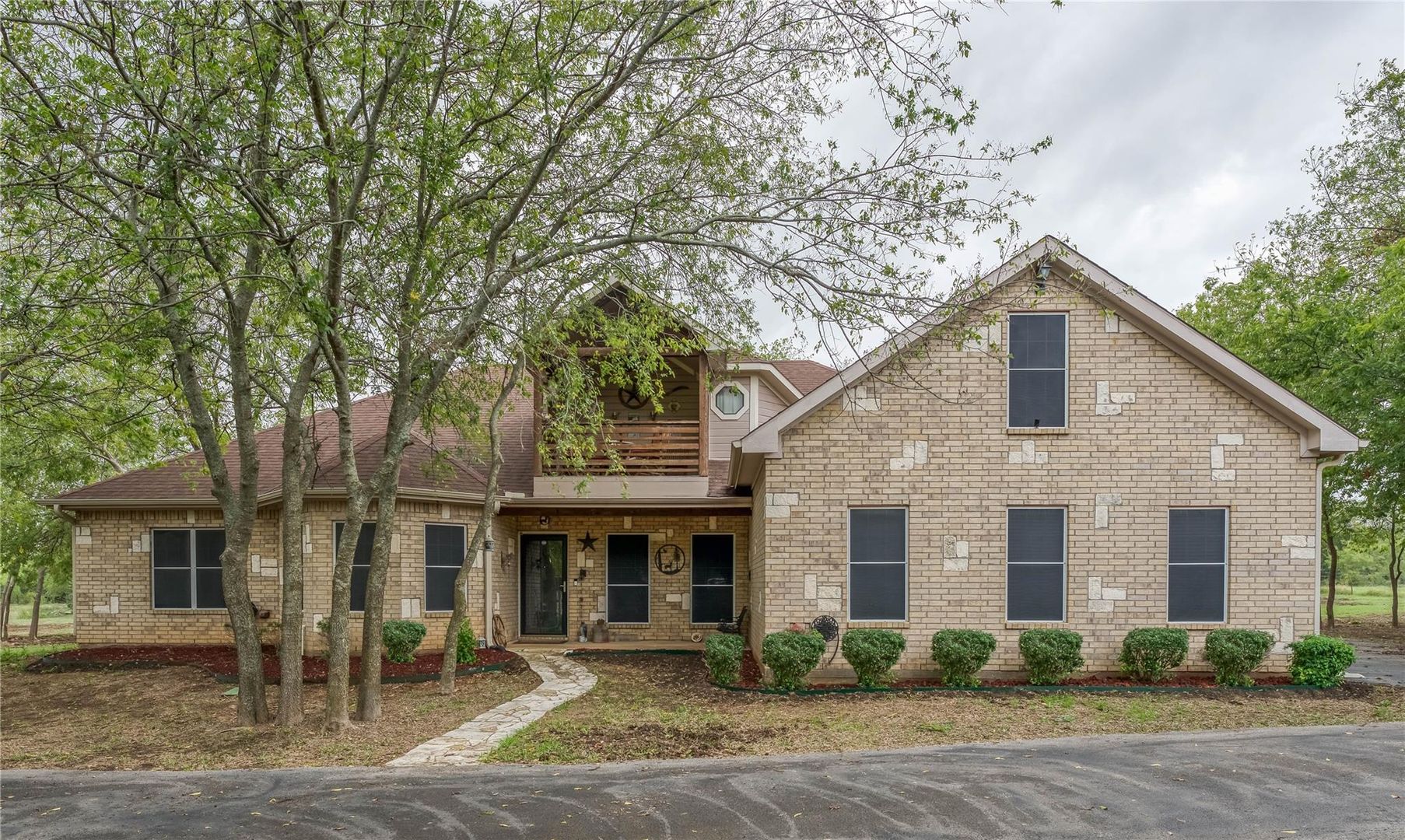 Cleburne House: 10001 Hilltop Drive
