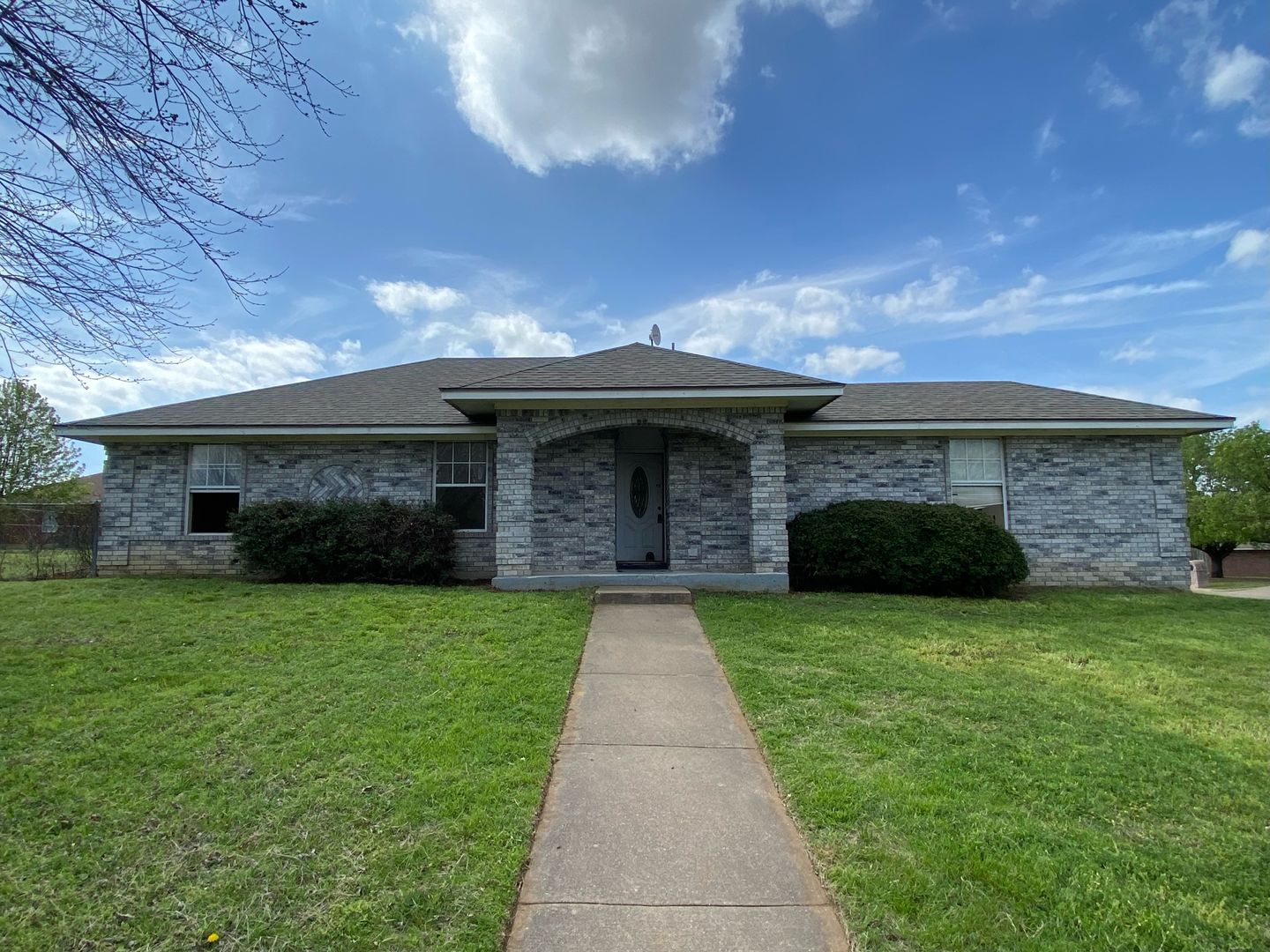 3 Bed, 1 Bath home right outside of Keene with Joshua ISD zoning