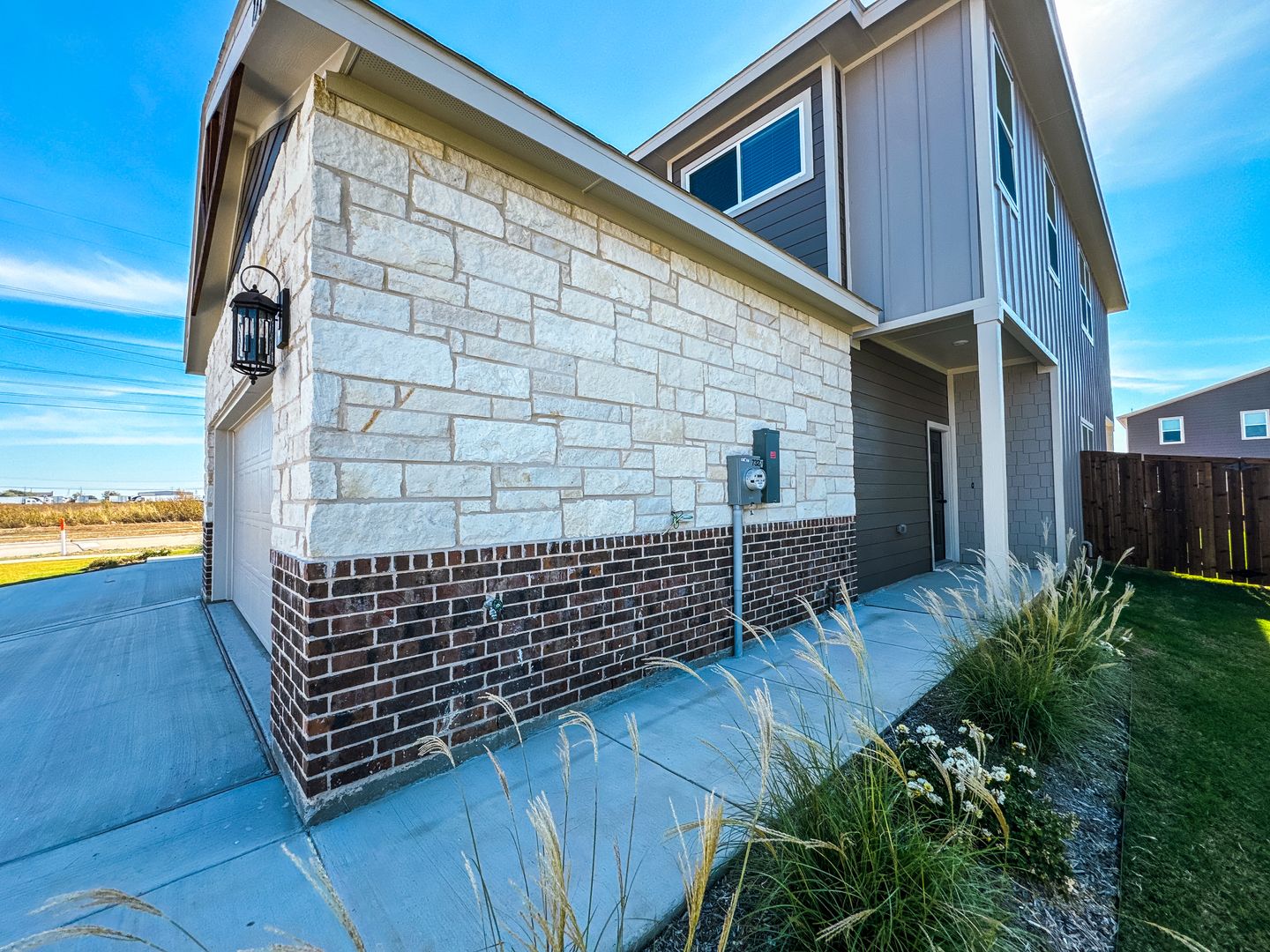 Venus Apartment: 732-736 Blackland