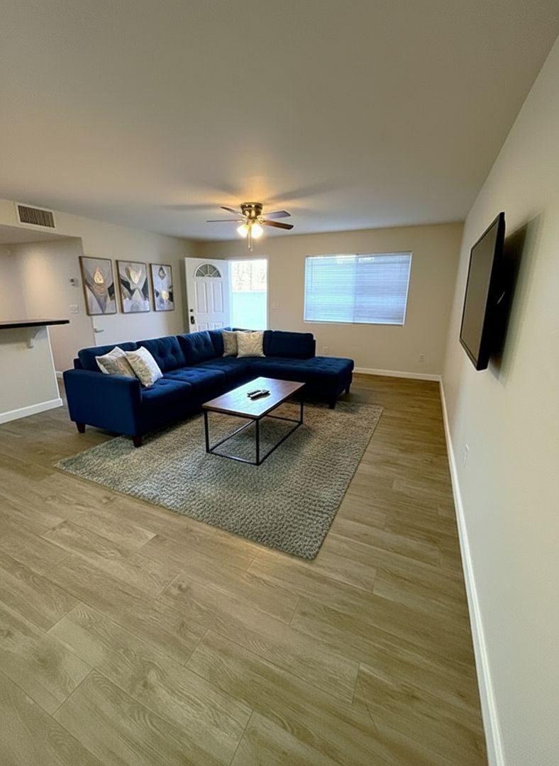 Bellflower Apartment: 9316-26 Palm Street