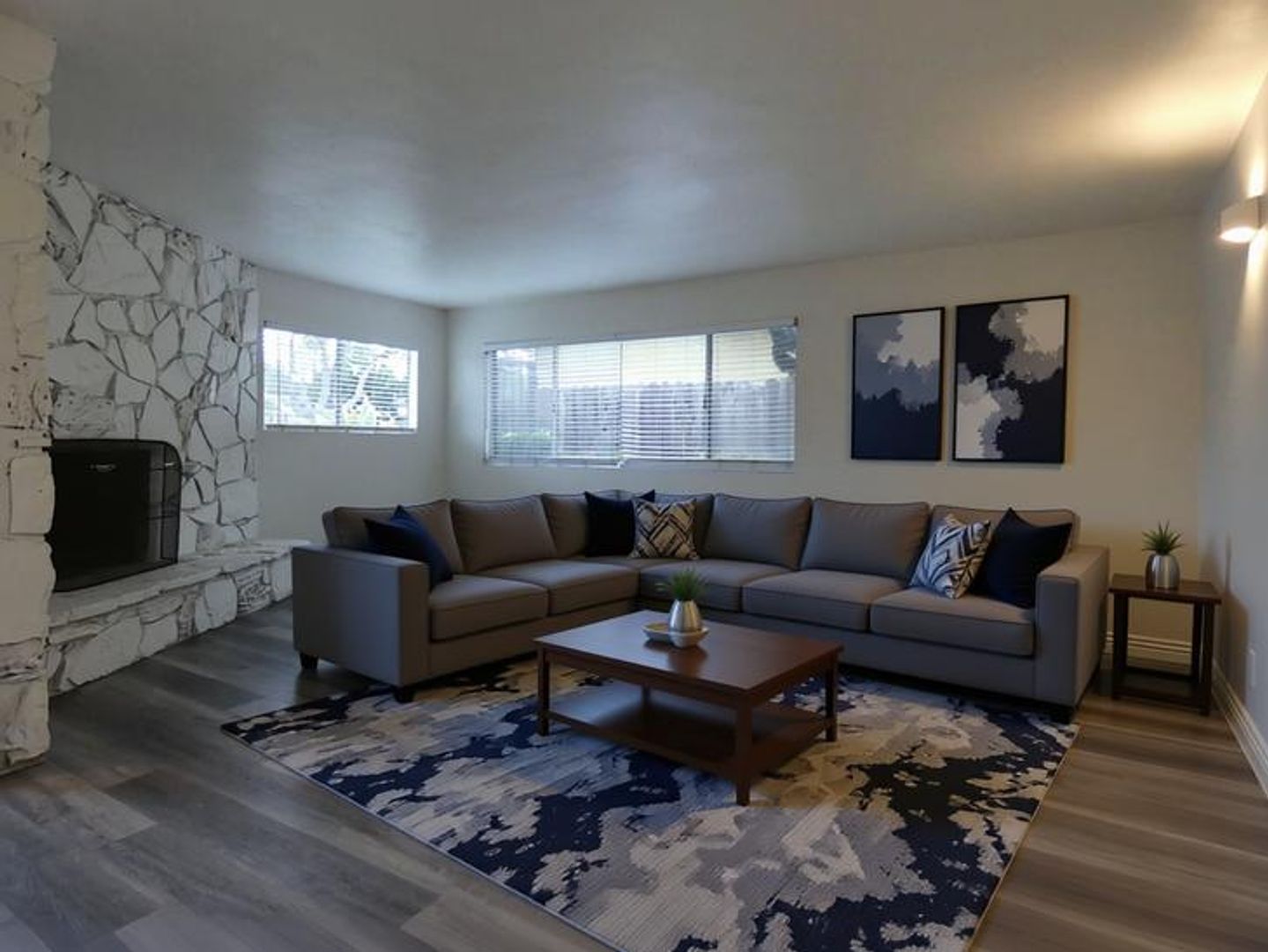 Long Beach Apartment: 3101 East 6th Street