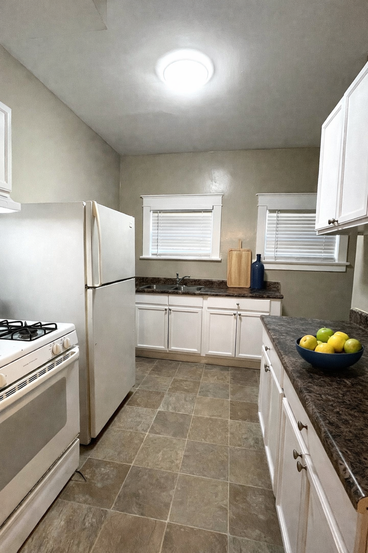 Long Beach Apartment: 1471-1477 Chestnut Ave