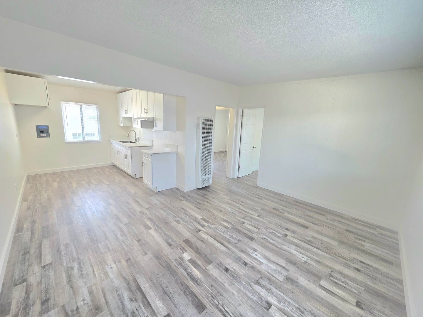 Long Beach Apartment: 1164-1170 E. Market St.