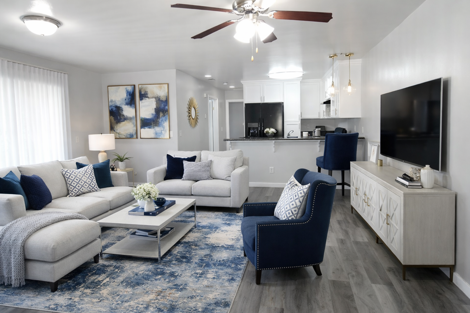 Bellflower Apartment: 9316-26 Palm Street